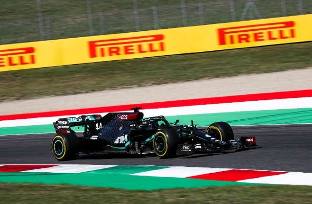 Lewis Hamilton faz a pole 95 da carreira e larga na frente no GP da Toscana