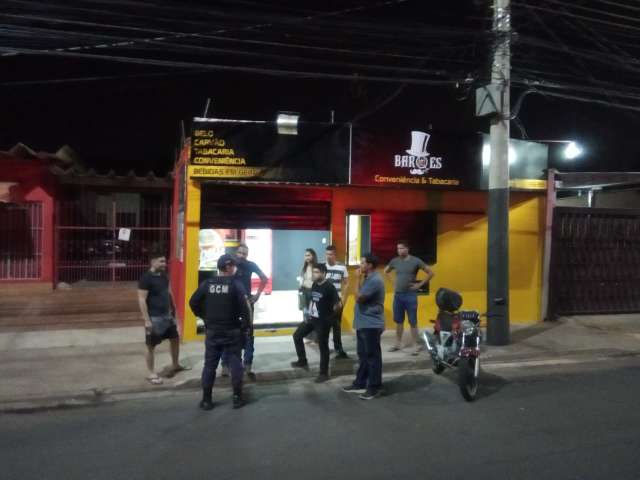 Sextou na rua: 450 pessoas s&atilde;o mandadas para casa pela Guarda Civil