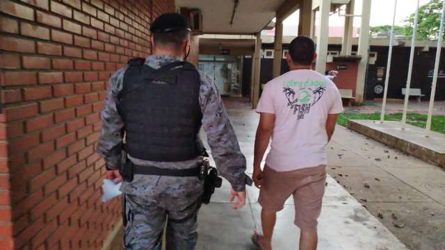 Homem pega chaves em imobili&aacute;ria e faz &quot;limpa&quot; em casas de aluguel 