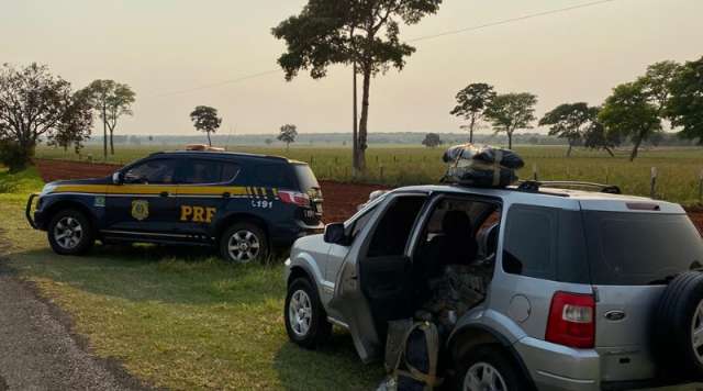 Traficante abandona ve&iacute;culo com 450 kg de droga &agrave;s margens de rodovia 