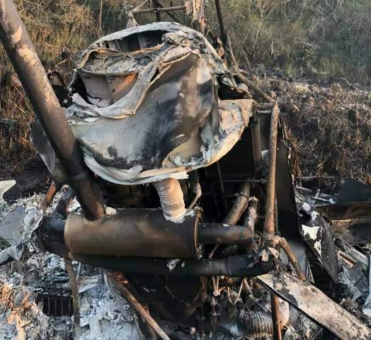 Bombeiros rastream mata &agrave; ca&ccedil;a de v&iacute;timas de queda de helic&oacute;ptero que explodiu