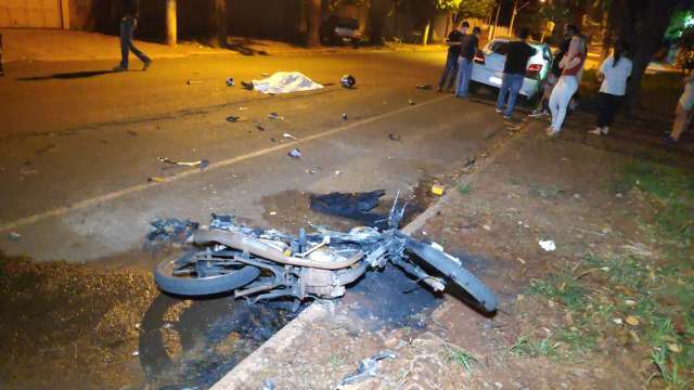 Entregador &eacute; morto por caminhonete e condutor foge