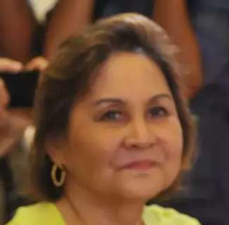 Aos 75 anos, ex-secret&aacute;ria Thi&ecirc; Higuchi morre de covid-19