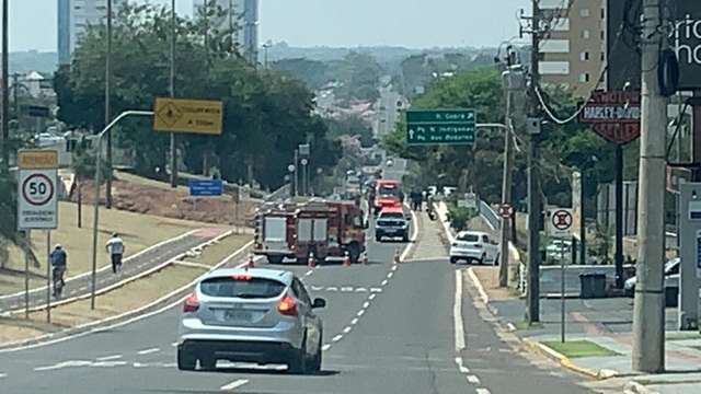 Bombeiros fecham Afonso Pena para resgatar jovem que amea&ccedil;ava se jogar