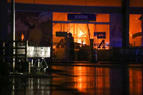 Prédio de atacadista incendiado custou R$ 34 milhões e unidade emprega 287