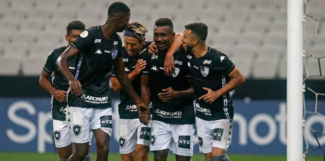 Brasileir&atilde;o completa a rodada com cl&aacute;ssico carioca e mais sete jogos