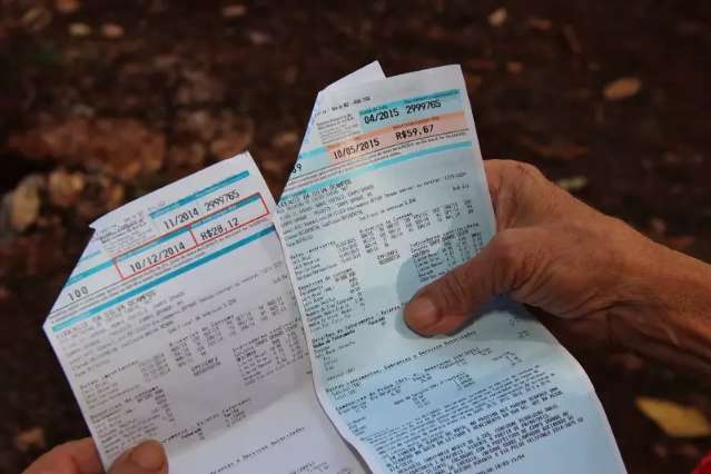 Projeto pro&iacute;be aumento nas tarifas de &aacute;gua, luz e telefone na pandemia