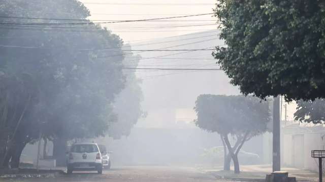 Fuma&ccedil;a volta com for&ccedil;a e moradores devem ir para hot&eacute;is, por conta do Atacad&atilde;o