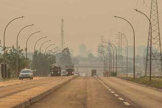 Campo Grande vista tomada pela fumaça (Foto: Silas Lima)