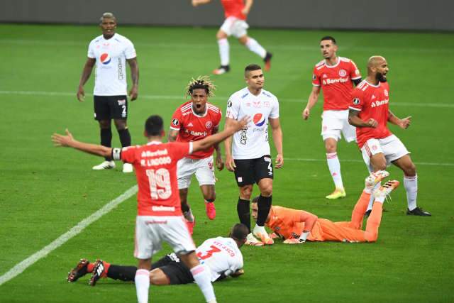 Inter vence o Am&eacute;rica de Cali em jogo de sete gols e mant&eacute;m a invencibilidade