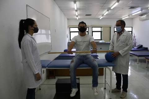 Pacientes com sequelas da covid tem tratamento gratuito em universidade