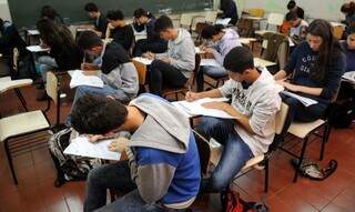 Estudantes durante prova realizada no ano passado (Foto: Gabriel Jabur/Agência Brasília)