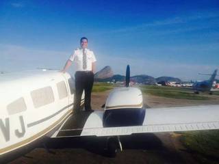 Marcos morreu pilotando a aeronave aos 34 anos (Foto: Reprodução/Facebook)