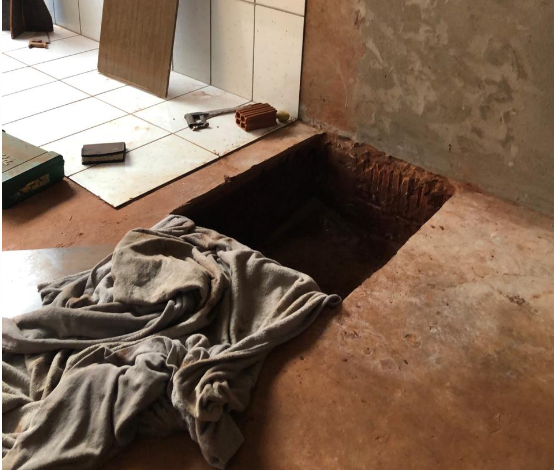 Para fugir da pol&iacute;cia, homem se esconde em buraco na casa da m&atilde;e