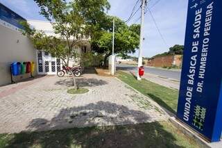 Entrada de unidade de saúde de Corumbá, um dos locais onde empresa atuaria (Foto: Divulgação)