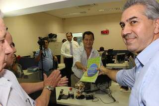 Reinaldo Azambuja (PSDB) entregando o registro da sua candidatura em 2014 (Foto: PSDB - Divulgação)