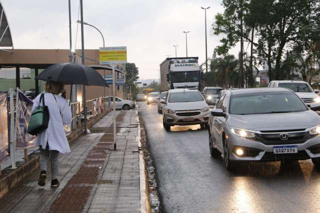 Chuva atinge todas as regi&otilde;es de Campo Grande e traz al&iacute;vio depois de 31 dias