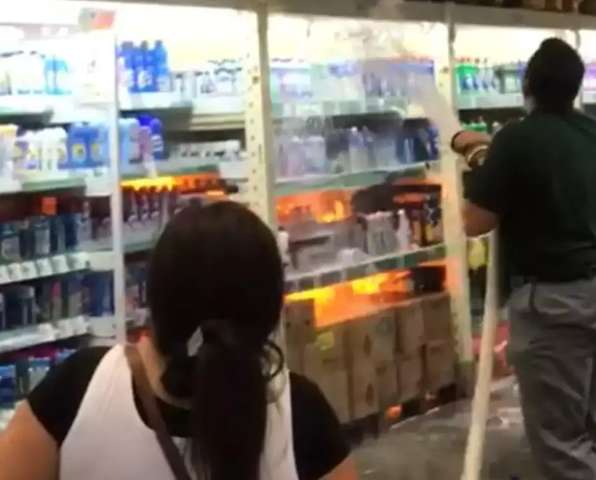 Local onde fogo come&ccedil;ou no Atacad&atilde;o era &ldquo;ponto cego&rdquo; no sistema de seguran&ccedil;a