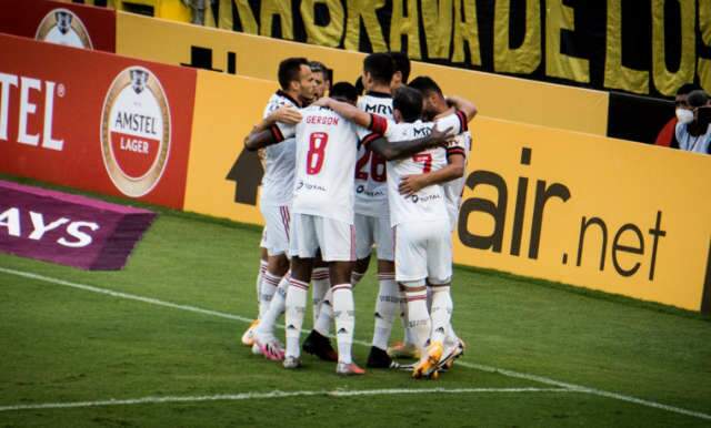 Flamengo mostra supera&ccedil;&atilde;o, vence no Equador e encaminha vaga na Libertadores