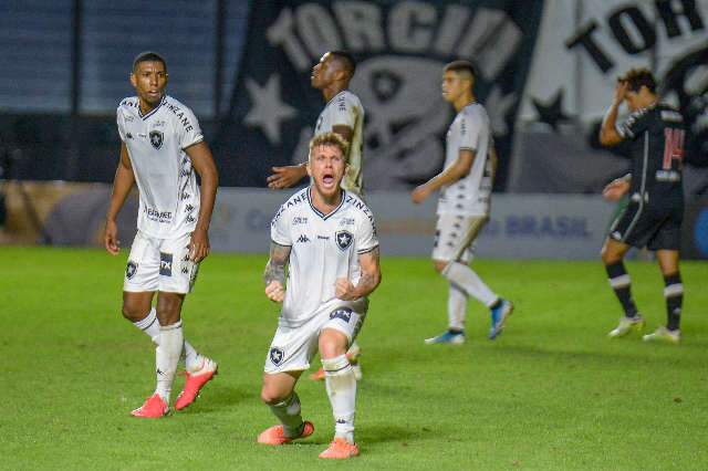 Botafogo empata sem gols com o Vasco e avan&ccedil;a &agrave;s oitavas da Copa do Brasil