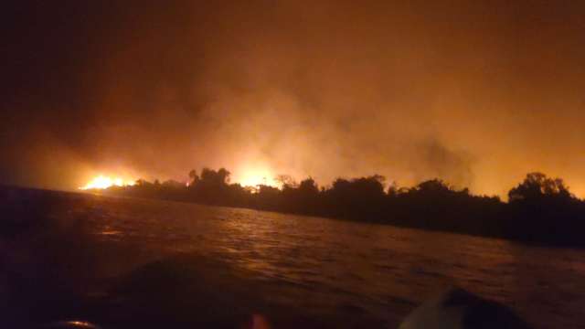 Chuva n&atilde;o d&aacute; conta e fogo persiste no Pantanal, Taquari e Ilha Grande