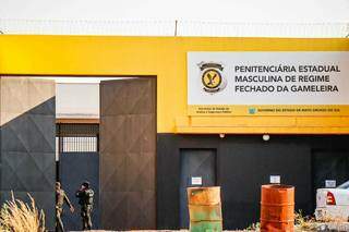 Fachada da Penitenciária Estadual Masculina de Regime Fechado da Gameleira. (Foto: Henrique Kawaminami)