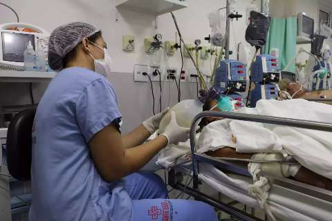 Santa Casa denuncia caos depois de receber 134 pacientes mesmo sem ter vaga