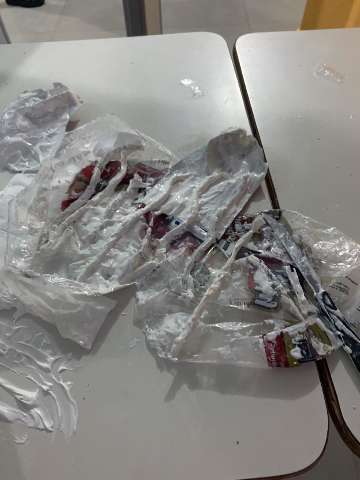 Advogado &eacute; flagrado em pres&iacute;dio levando droga no creme dental
