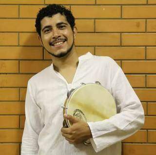 Percussionista Lucas Rosa será o ministrante da aula on-line de pandeiro (Foto: Reprodução/Facebook)