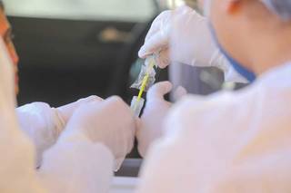 Testes RT-PCR confirmaram os três casos de covid-19 na Vigilância em Saúde (Foto: Marcos Maluf/Arquivo)