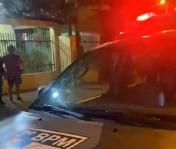Jovem de 25 anos &eacute; morto com seis tiros em lanchonete