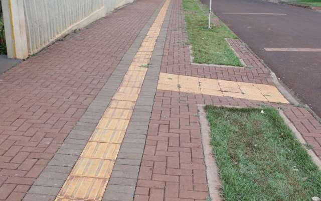 Decreto revoga piso t&aacute;til obrigat&oacute;rio e projeto &eacute; &quot;cal&ccedil;ada acess&iacute;vel&quot;