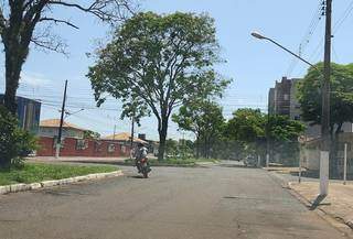 Cruzamento das ruas Mato Grosso com Oliveira Marques, trecho incluído no recapeamento (Foto: Helio de Freitas)