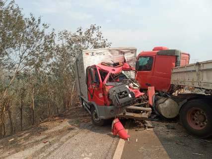 BR-262 &eacute; liberada parcialmente em trecho onde colis&atilde;o matou motorista de 60 anos
