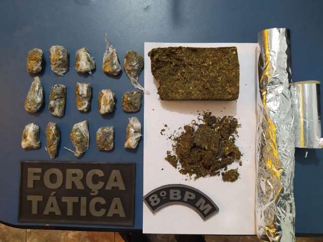 Traficante tenta isolar sinal de tornozeleira, mas cai com maconha