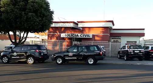 Homem &eacute; executado a tiros enquanto dan&ccedil;ava com a irm&atilde; em bar