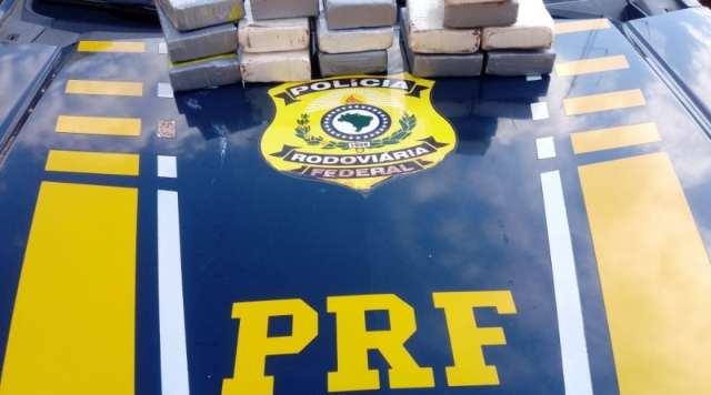 Passageiro de &ocirc;nibus que saiu da Capital &eacute; preso com mala &#039;recheada&#039; de coca&iacute;na