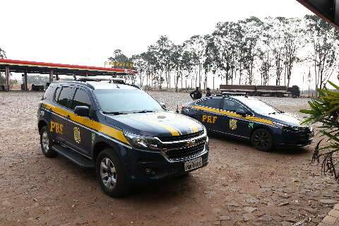 Bandidos caçados em operação roubaram R$ 30 mil, armas e celulares de empresa