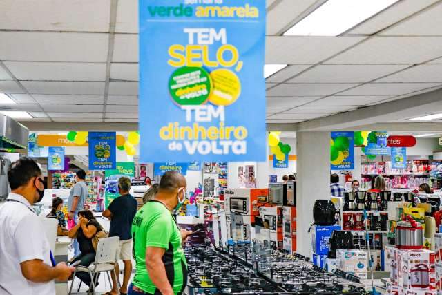 Inten&ccedil;&atilde;o de consumo na Capital cresce pela primeira vez na pandemia