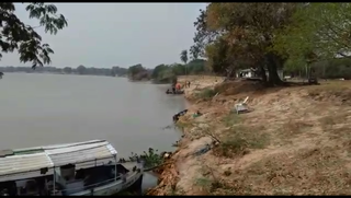 Buscas eram realizadas desde a tarde do último sábado, quando a criança caiu em barranco às margens do Rio Paraguai (Foto: Reprodução/Corpo de Bombeiros)