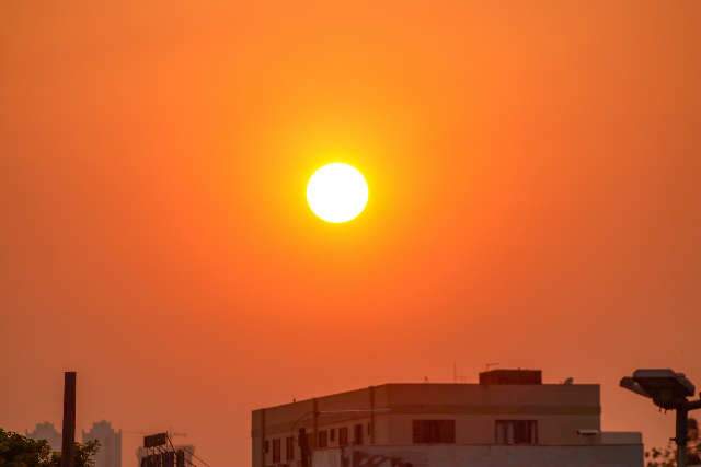 Calor continua nesta ter&ccedil;a-feira e temperatura pode chegar a 45&ordm;C em MS 