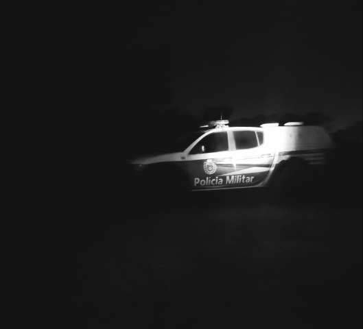 Jovem de 23 anos &eacute; preso por agredir e manter fam&iacute;lia presa dentro de casa