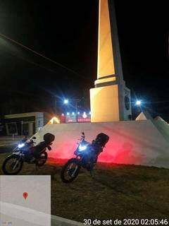 O monumento Obelisco, na Avenida Afonso Pena recebeu a visita do agentes da guarda nesta madrugada. Foto: (Divulgação/Guarda Civil))