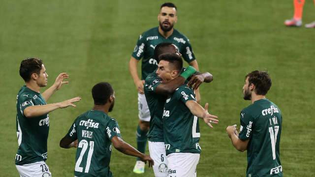 Palmeiras arrasa Bol&iacute;var, vai &agrave;s oitavas e brigar&aacute; por lideran&ccedil;a na Libertadores