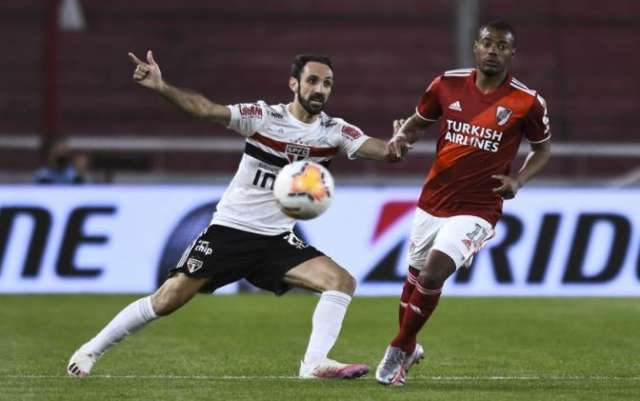  S&atilde;o Paulo perde para o River Plate e est&aacute; eliminado da Libertadores