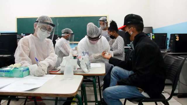 Ap&oacute;s 28 casos de covid, Secretaria de Sa&uacute;de visita frigor&iacute;fico que j&aacute; teve surto