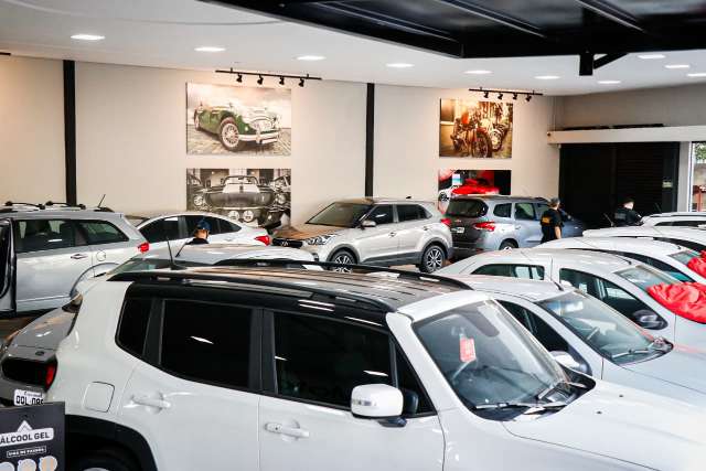 &ldquo;Contador&rdquo; e dono de garagem que lavava dinheiro ficam presos 