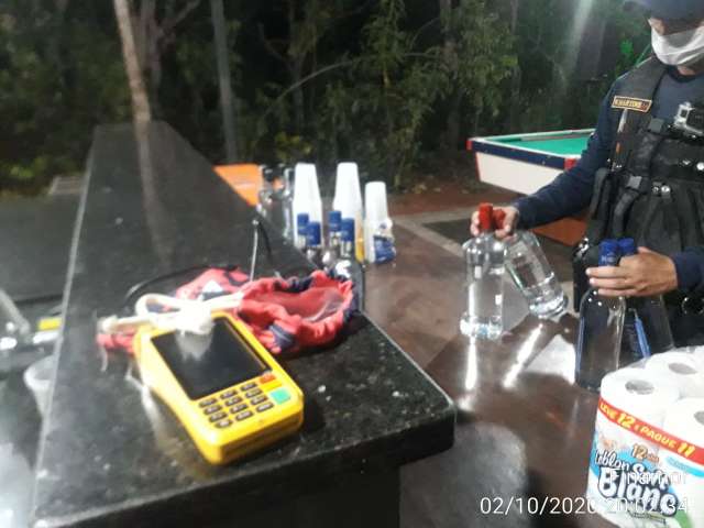 Opera&ccedil;&atilde;o apreende bebidas e acaba com &quot;pagodinho&quot; no Parque dos Poderes