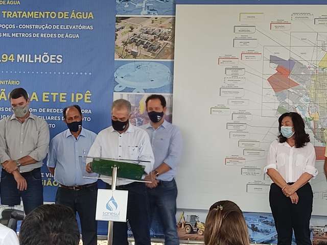 Reinaldo amplia coleta de esgoto e distribui&ccedil;&atilde;o de &aacute;gua em Dourados