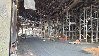 Cenário é de destruição no era até 20 dias atrás a loja do Atacadão na Duque de Caxias. (Foto: Assessoria de imprensa/Sesau))